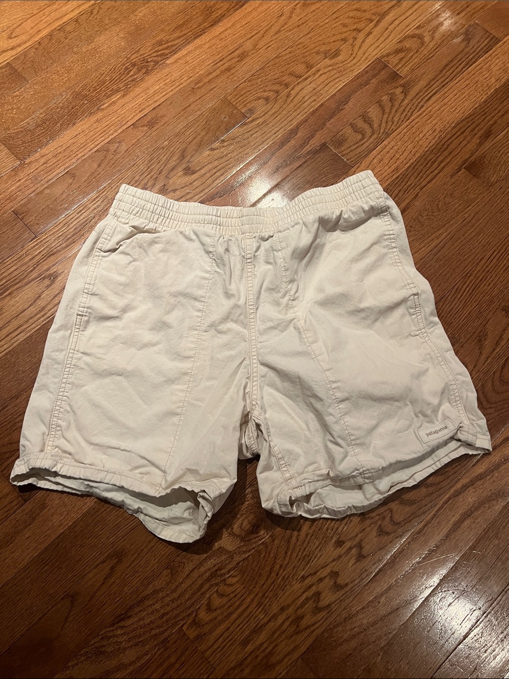 Patagonia tan/cream shorts medium